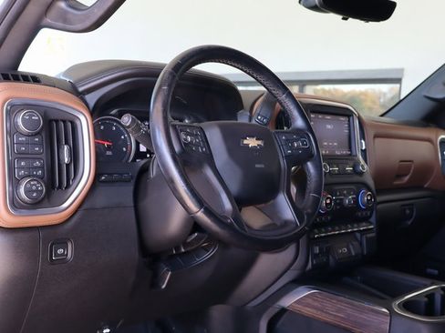 Used 2022 Chevrolet Silverado 2500 High Country image 17