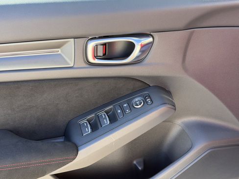 Used 2024 Honda Civic Type R image 11