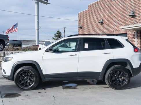 Used 2022 Jeep Cherokee Latitude image 3