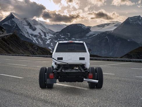 New 2026 Ford F450 XL w/ XL Chrome Package image 6