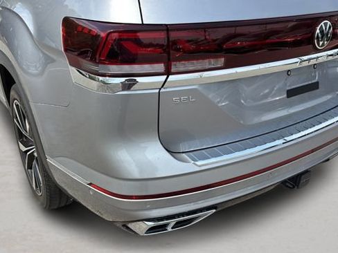 Used 2024 Volkswagen Atlas SEL Premium R-Line AWD/4WD image 34