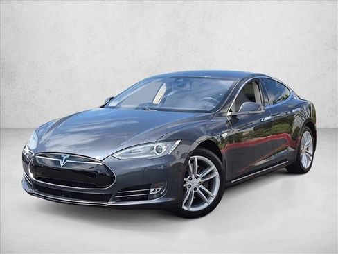 Used 2015 Tesla Model S 70 RWD image 1