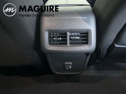 Used 2023 GMC Terrain SLE w/ Driver Convenience Package image 22