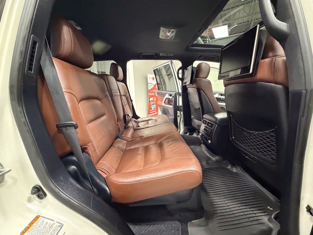 Used 2016 Toyota Land Cruiser AWD/4WD image 60