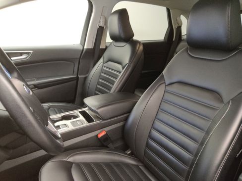 Used 2023 Ford Edge SEL image 17