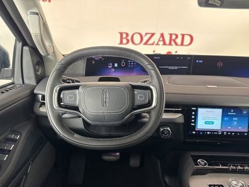 New 2025 Lincoln Navigator Reserve image 10