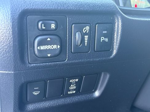Used 2018 Toyota 4Runner Limited AWD/4WD image 17