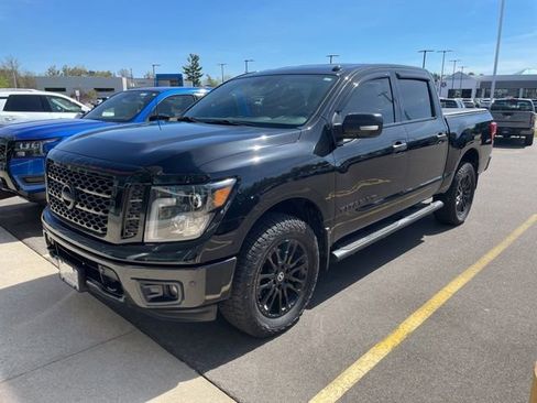 Used 2019 Nissan Titan SL w/ Midnight Edition AWD/4WD image 2