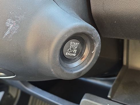 Used 2025 RAM ProMaster 2500 w/ Quick Order Package 22G SLT image 17