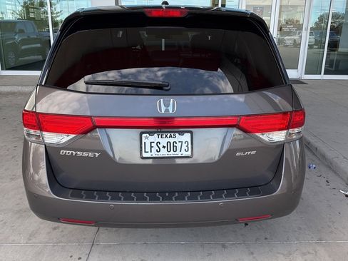 Used 2016 Honda Odyssey Touring Elite image 12