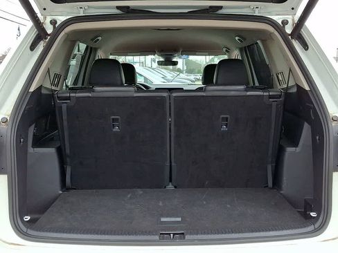 Used 2024 Volkswagen Atlas SE image 27