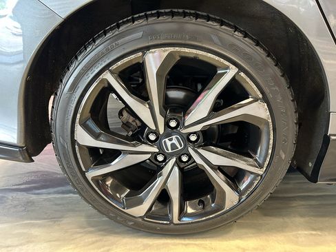 Used 2017 Honda Civic Sport image 18