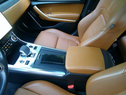Used 2023 Jaguar XF R-Dynamic SE AWD/4WD image 8
