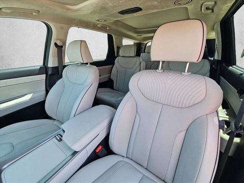 Used 2024 Hyundai Palisade Calligraphy FWD image 14
