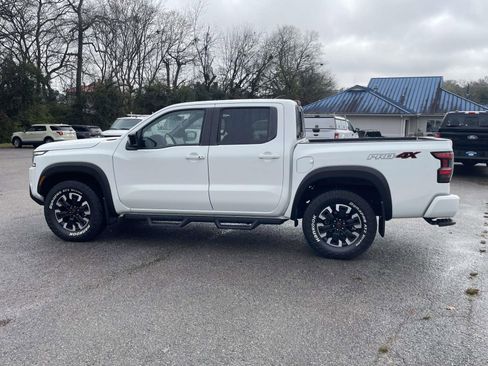Used 2022 Nissan Frontier PRO-4X image 8