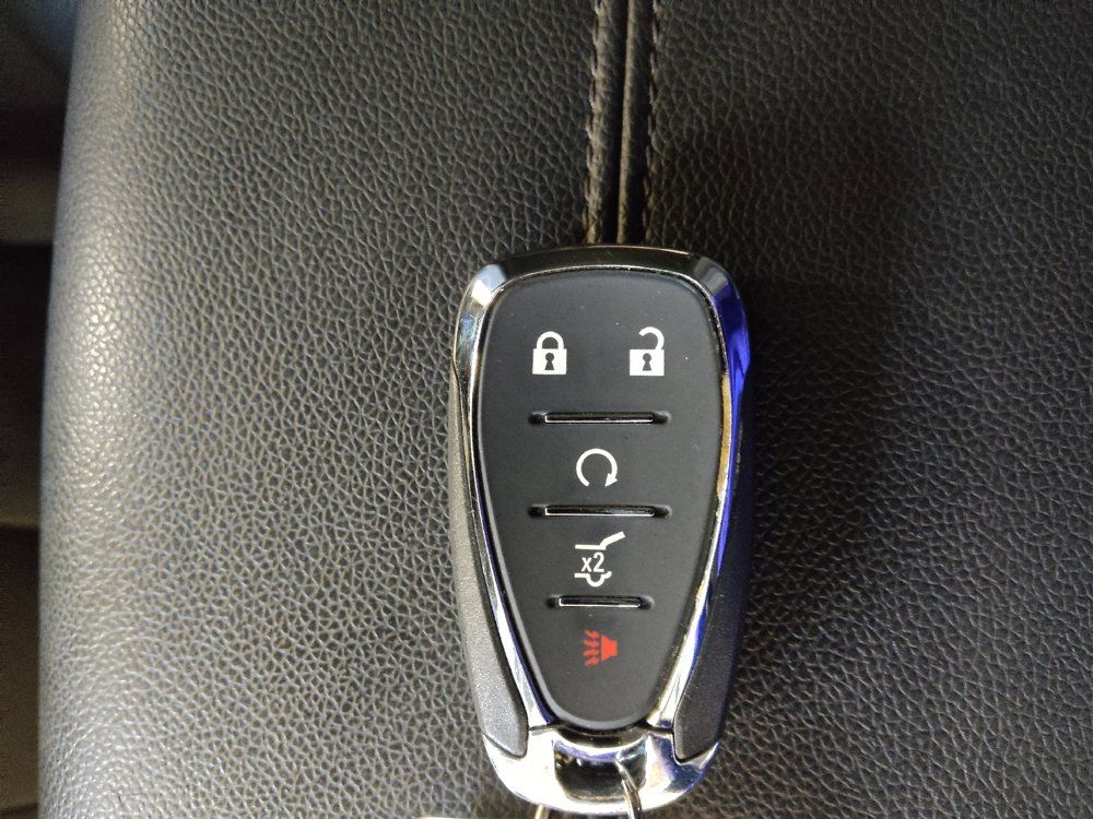 Used 2023 Chevrolet Equinox Premier AWD/4WD image 32