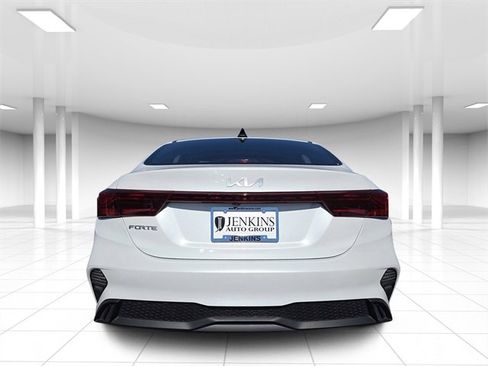 Used 2023 Kia Forte LXS w/ LXS Technology Package image 5