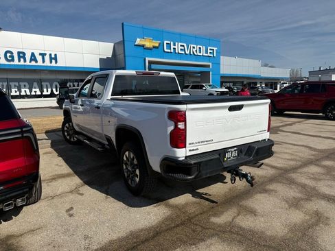 Used 2024 Chevrolet Silverado 2500 Custom w/ Custom Value Package image 4