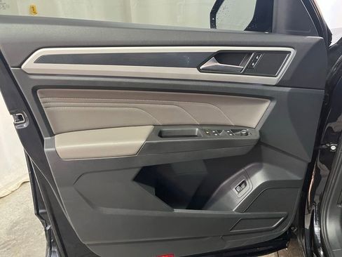 Certified 2023 Volkswagen Atlas Cross Sport SEL R-Line image 10