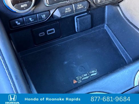 Used 2024 Chevrolet Tahoe Premier image 16