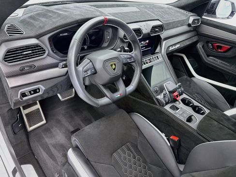 Used 2023 Lamborghini Urus Performante AWD/4WD image 9