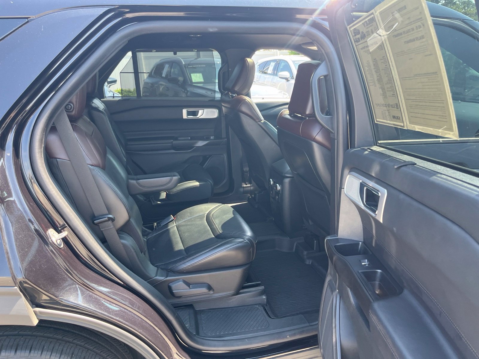 Used 2020 Ford Explorer Platinum w/ Premium Technology Package AWD/4WD image 35