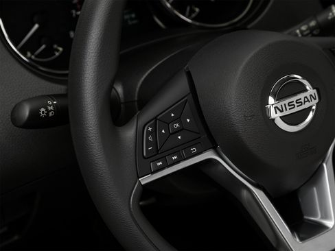Used 2017 Nissan Rogue S FWD image 47