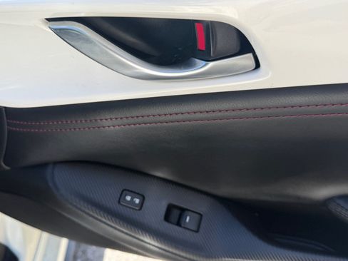 Used 2016 MAZDA MX-5 Miata Grand Touring RWD image 10
