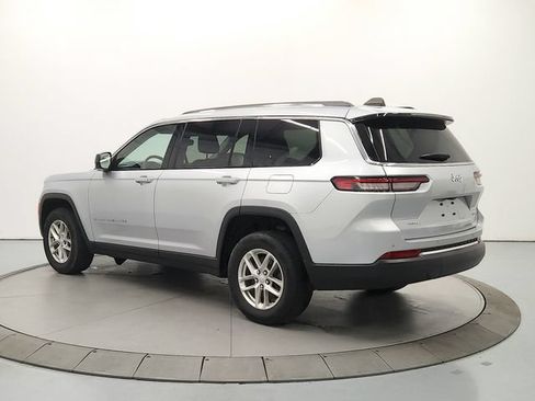 Used 2023 Jeep Grand Cherokee L Laredo AWD/4WD image 5