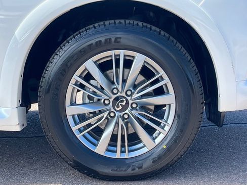 Used 2022 INFINITI QX80 Luxe w/ Cargo Package AWD/4WD image 8