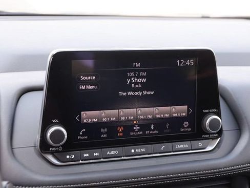 Certified 2025 Nissan Rogue SV AWD/4WD image 17