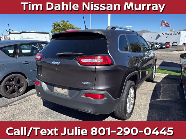 Used 2016 Jeep Cherokee Latitude AWD/4WD image 8