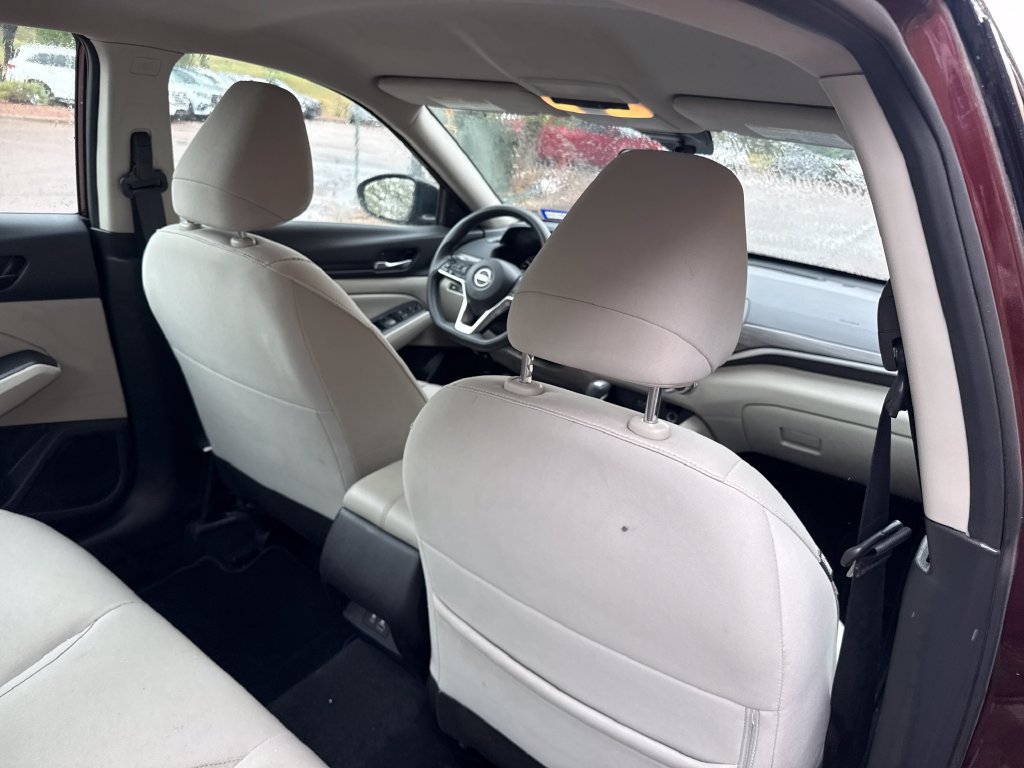 Used 2025 Nissan Altima 2.5 SV FWD image 24