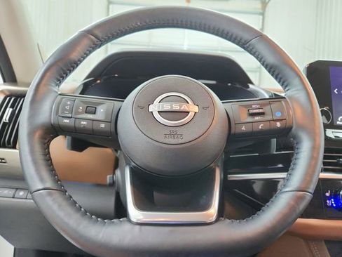 Used 2024 Nissan Pathfinder Platinum FWD image 25