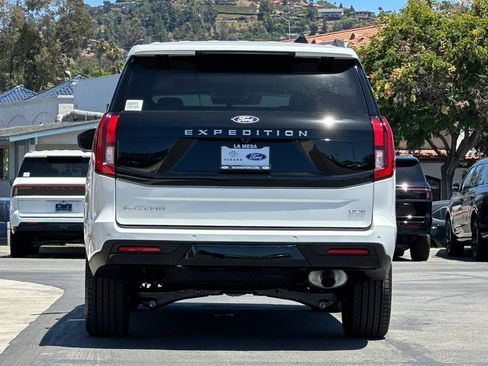 New 2027 Ford Expedition Max Platinum w/ Driver's Package AWD/4WD image 4