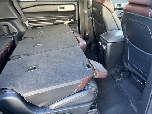 Used 2020 Ford Explorer Platinum AWD/4WD image 25