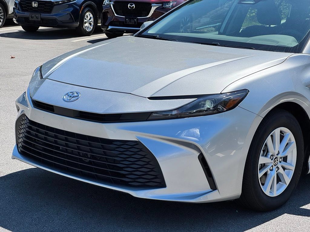 Used 2025 Toyota Camry LE FWD image 30