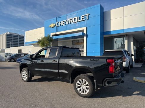 Used 2019 Chevrolet Silverado 1500 Custom w/ Custom Value Package image 15