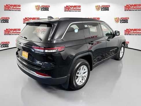 Used 2025 Jeep Grand Cherokee Laredo X AWD/4WD image 16