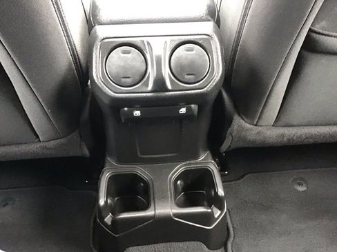 Used 2022 Jeep Wrangler Unlimited Sport image 15