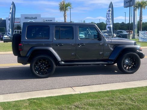 Certified 2025 Jeep Wrangler Unlimited Sahara AWD/4WD image 2
