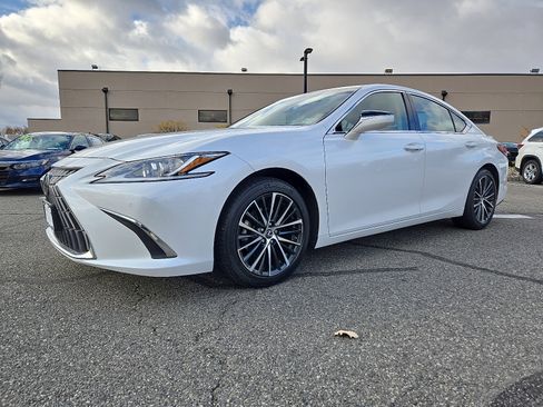 Used 2023 Lexus ES 350 w/ Premium Package image 3