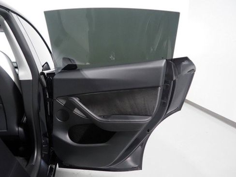 Used 2024 Tesla Model Y Performance image 59