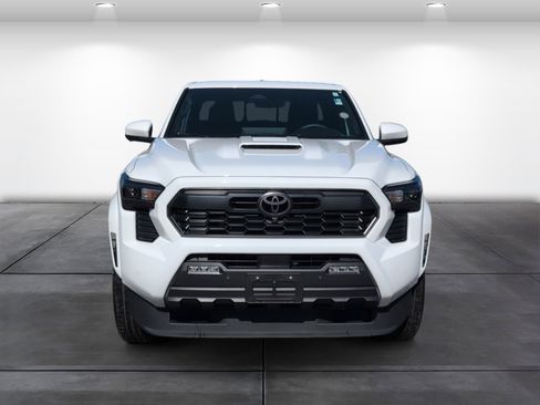 Used 2025 Toyota Tacoma TRD Sport image 4