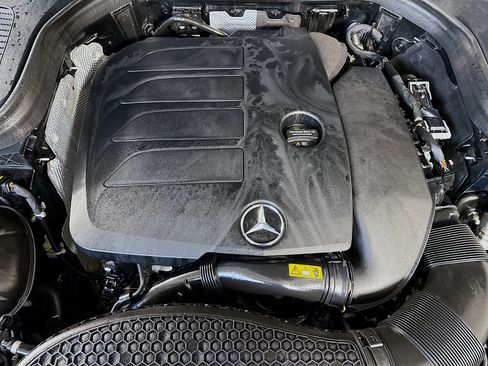 Used 2022 Mercedes-Benz GLC 300 image 39