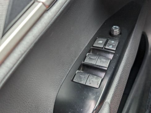 Used 2025 Toyota Camry LE w/ Convenience Package image 33