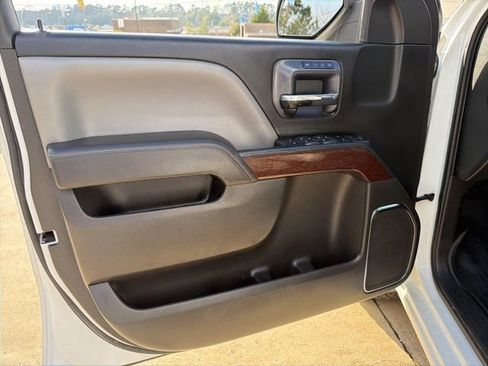 Used 2017 GMC Sierra 1500 SLT w/ Suspension Package, Off-Road image 16