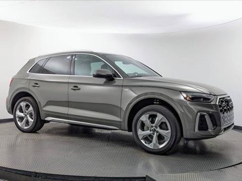 Used 2023 Audi Q5 2.0T Premium Plus w/ Premium Plus Package AWD/4WD image 11