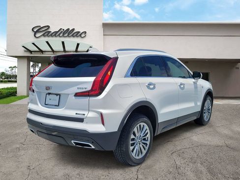 Used 2024 Cadillac XT4 Premium Luxury AWD/4WD image 5