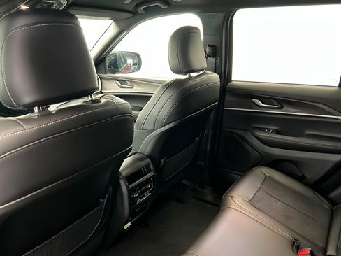 New 2026 Jeep Grand Cherokee Altitude AWD/4WD image 19